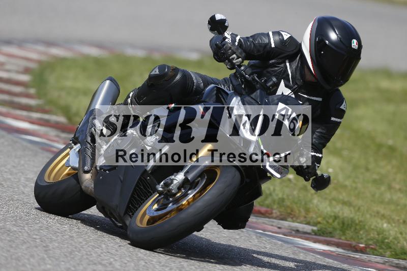 Archiv-2025/09 22.04.2025 Cornu Master School ADR/rot-rouge/46